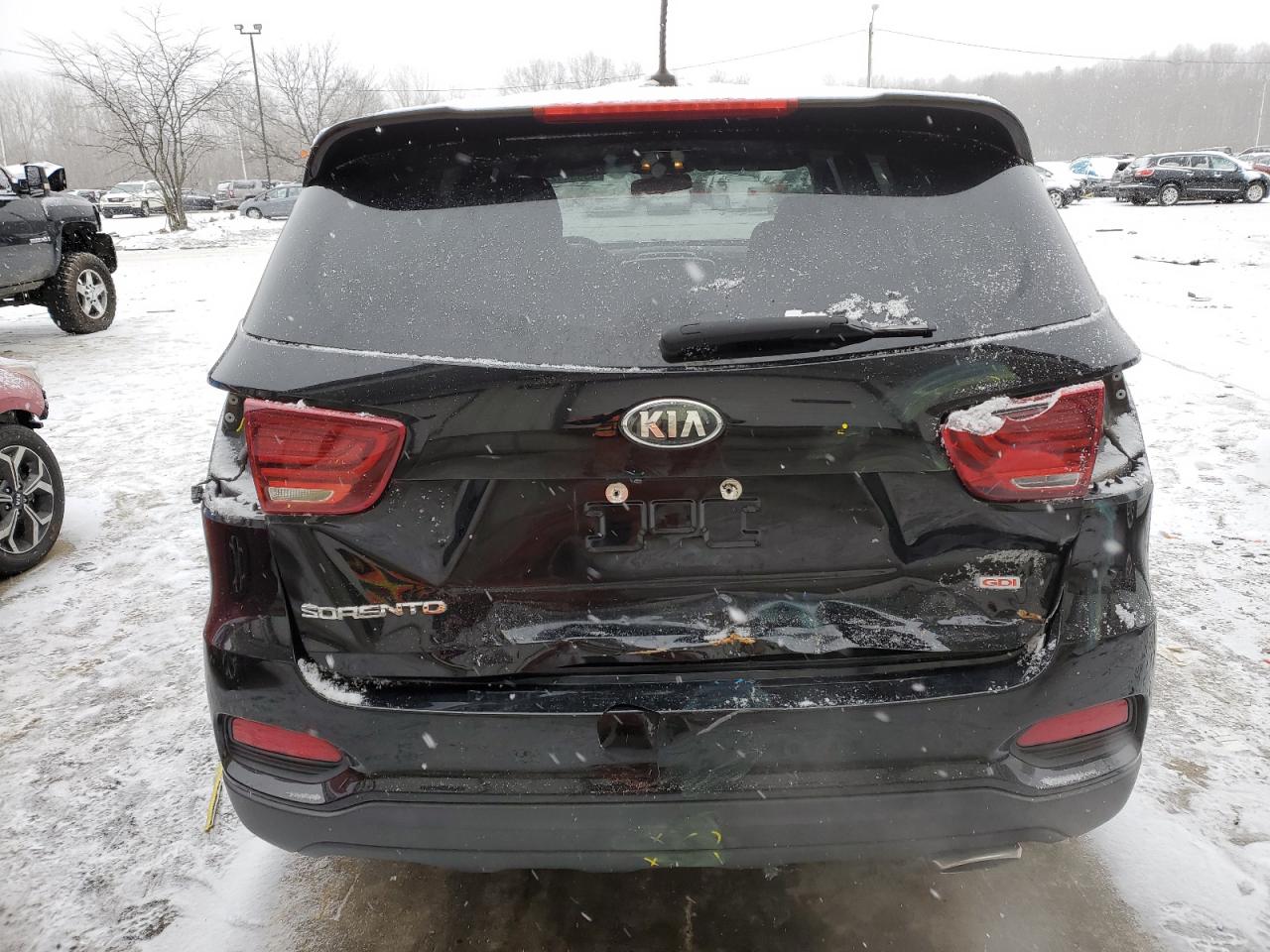 2019 KIA Sorento VIN 5XYPG4A33KG562711 Copart auction photo, rear end damage thumbnail 6