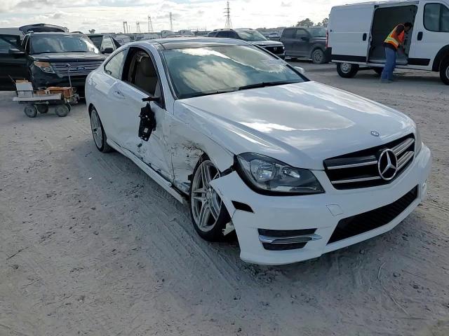 2015 Mercedes-Benz C-klasse VIN WDDGJ4HB4FG369989 Copart auction photo, side / front end damage thumbnail 11