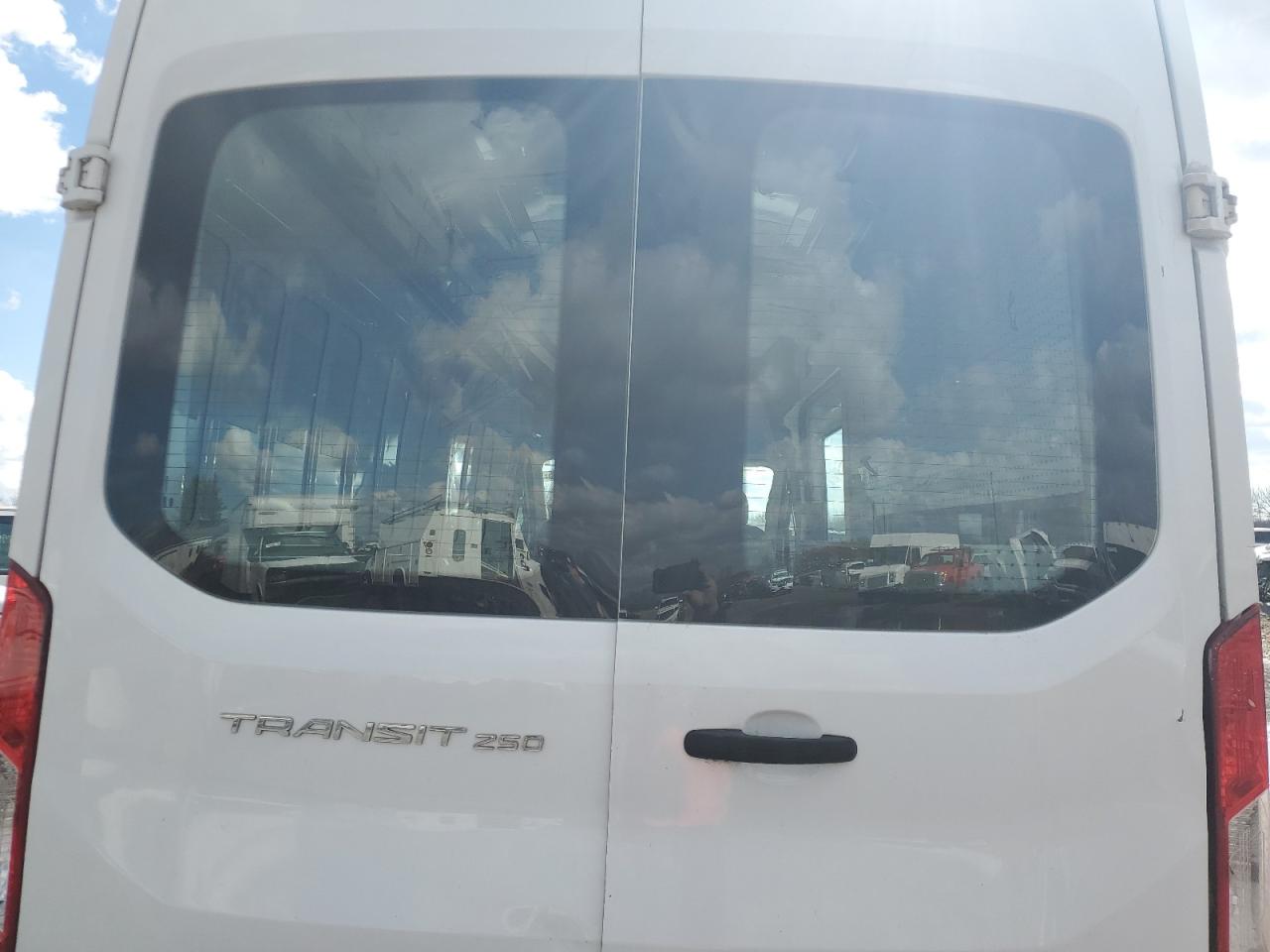 2016 Ford Transit VIN 1FTYR3XV4GKB09927 Copart auction photo, side / minor dent/scratches damage thumbnail 10