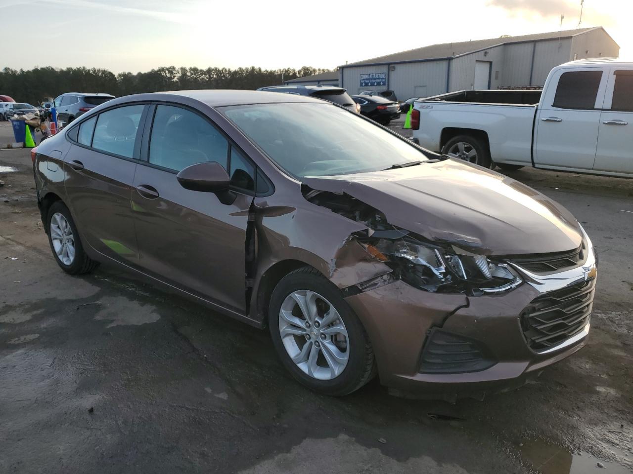 2019 Chevrolet Cruze VIN 1G1BC5SM7K7121818 Copart auction photo, all over damage thumbnail 4