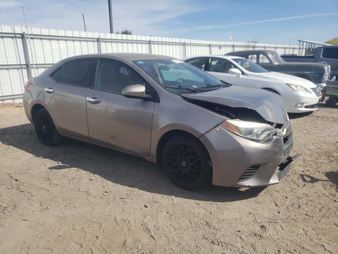 2014 Toyota Corolla VIN 5YFBURHE1EP055233 Copart auction photo, front end damage thumbnail 4