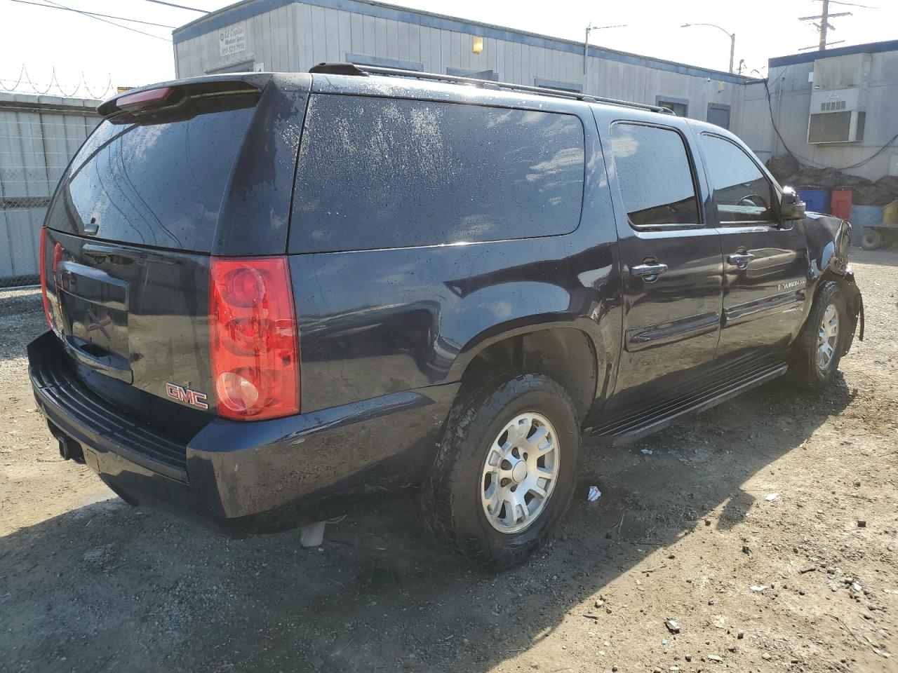 2007 GMC Yukon VIN 1GKFC16027J189256 Copart auction photo, front end / rear end damage thumbnail 3