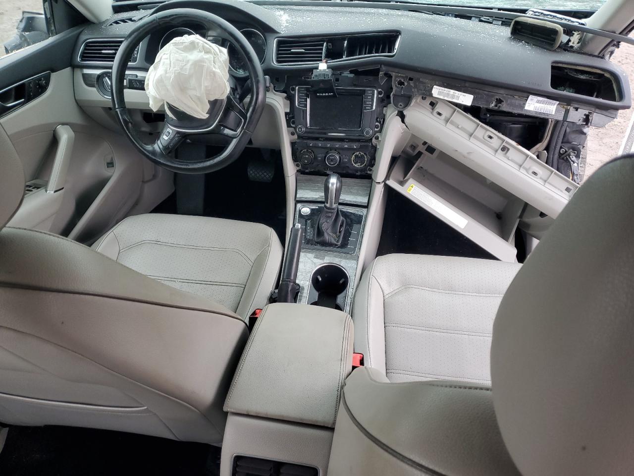 2018 Volkswagen Passat VIN 1VWBA7A30JC013626 Copart auction photo, all over damage thumbnail 8