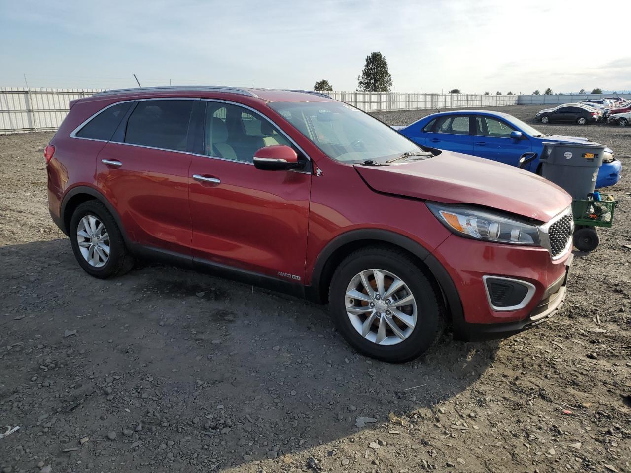 2017 KIA Sorento VIN 5XYPGDA55HG192680 Copart auction photo, side / rear end damage thumbnail 4