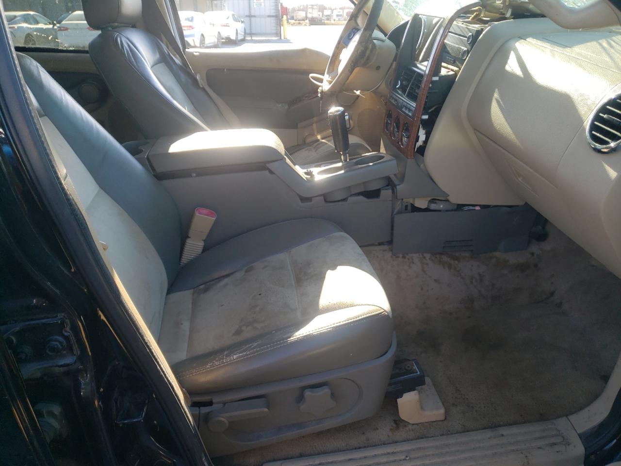2006 Ford Explorer VIN 1FMEU74E86UA92660 Copart auction photo, side / front end damage thumbnail 13