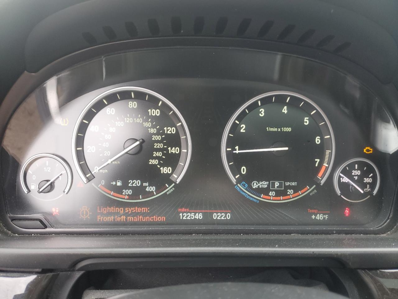 2015 BMW 5er VIN WBA5B3C58FD547363 Copart auction photo, front end / minor dent/scratches damage thumbnail 9