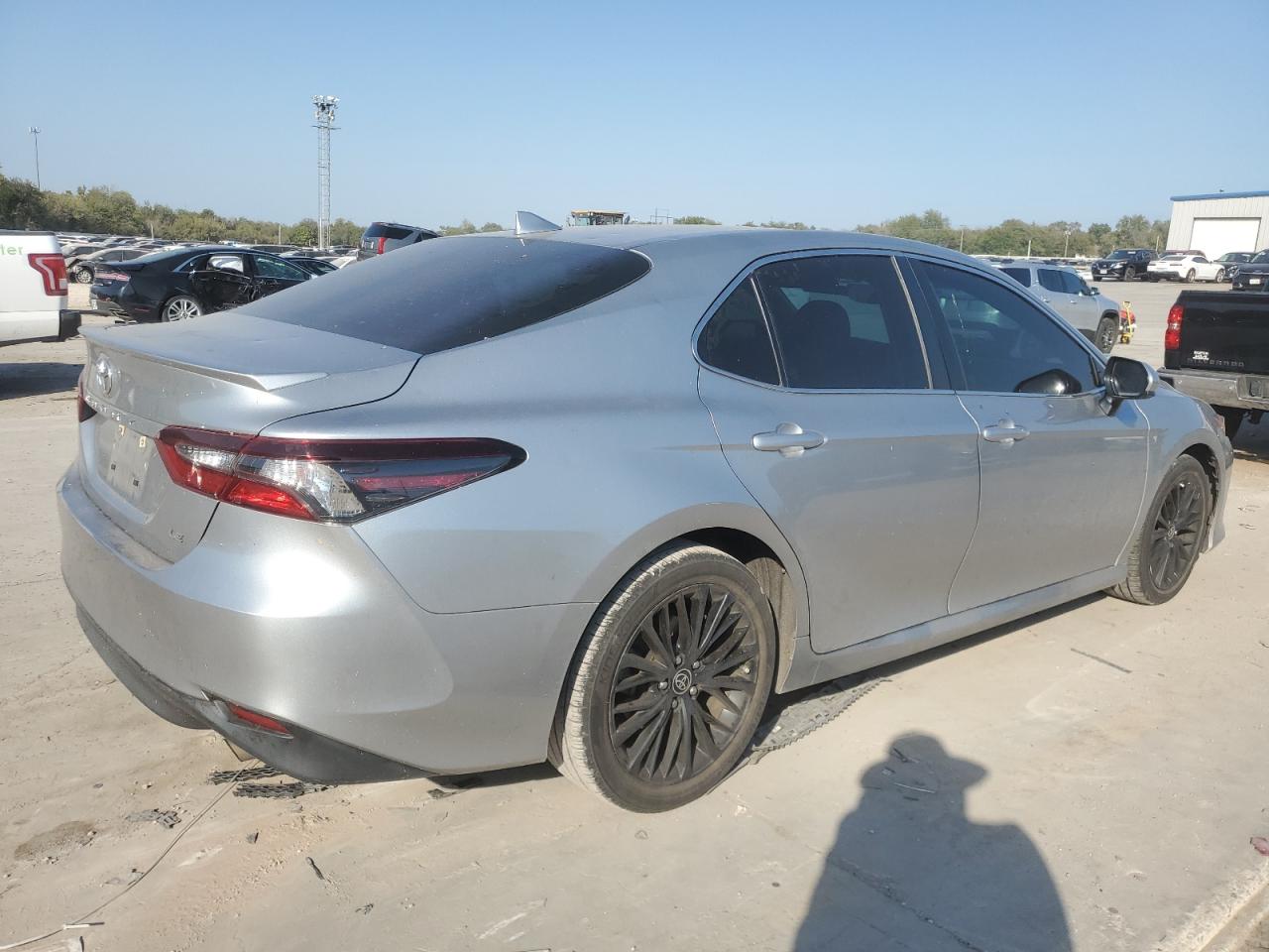 2022 Toyota Camry VIN 4T1C11AK4NU695272 Copart auction photo, hail / mechanical damage thumbnail 3