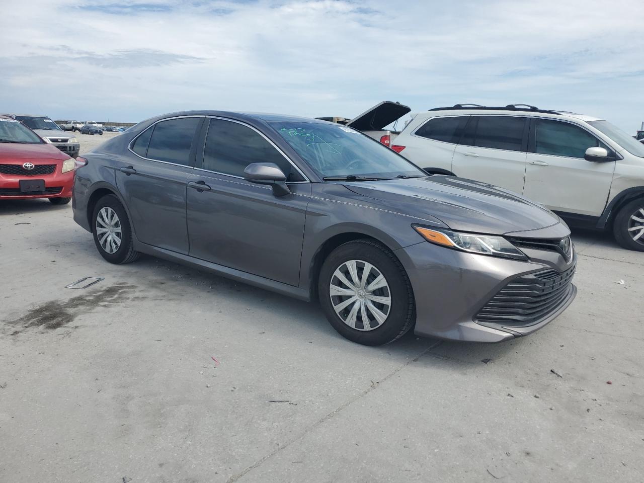 2018 Toyota Camry VIN 4T1B11HK3JU070163 Copart auction photo, side / rear end damage thumbnail 4