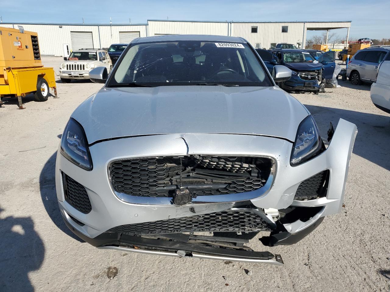 2019 Jaguar E-Pace VIN SADFJ2FX8K1Z34688 Copart auction photo, front end / minor dent/scratches damage thumbnail 5