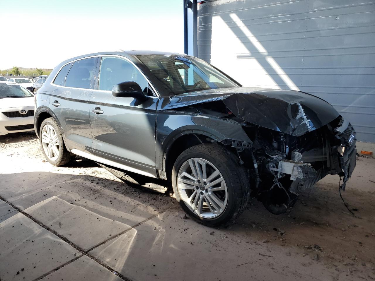 2018 Audi Q5 VIN WA1CNAFYXJ2027367 Copart auction photo, front end / side damage thumbnail 4