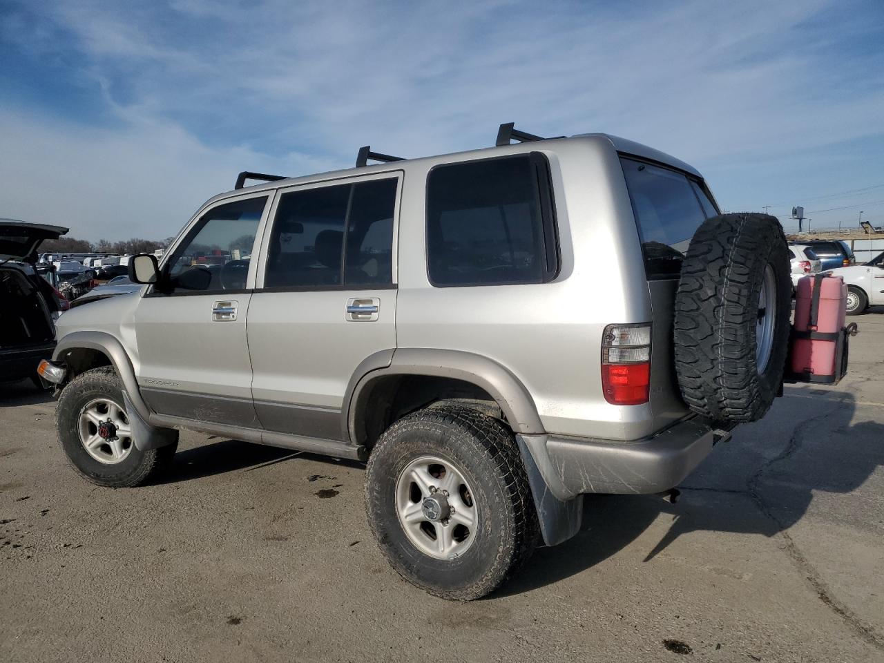 2001 Isuzu Trooper VIN JACDJ58X117J11550 Copart auction photo, front end damage thumbnail 2