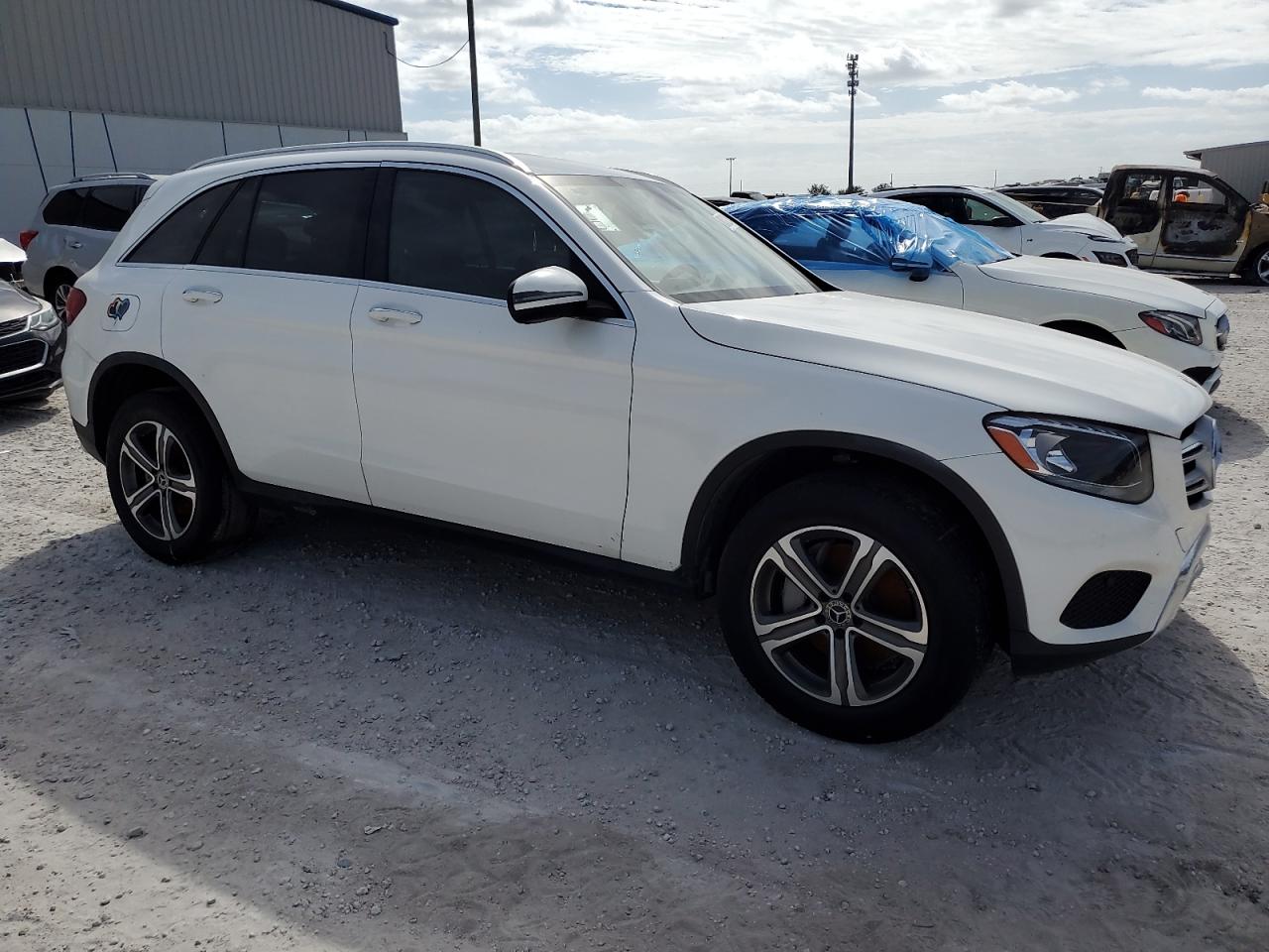 2019 Mercedes-Benz GLC VIN WDC0G4JB6KV136135 Copart auction photo, all over damage thumbnail 4