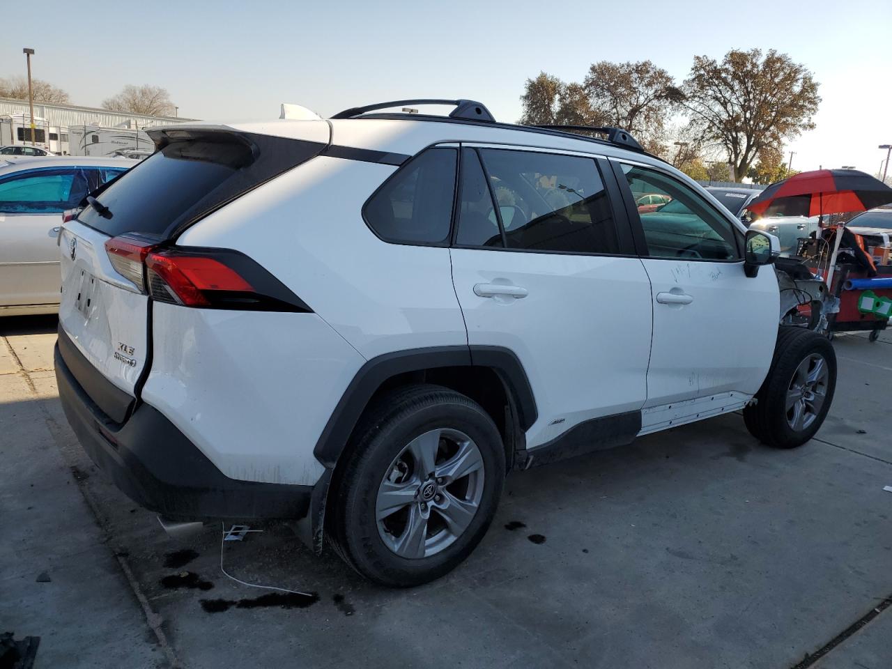 2022 Toyota RAV 4 VIN 4T3RWRFV6NU072885 Copart auction photo, front end damage thumbnail 3