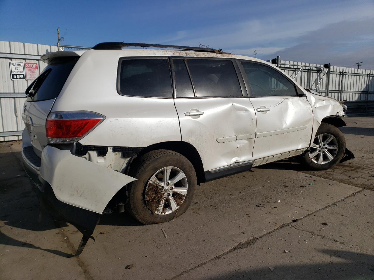2013 Toyota Highlander VIN 5TDBK3EH9DS270575 Copart auction photo, all over damage thumbnail 3