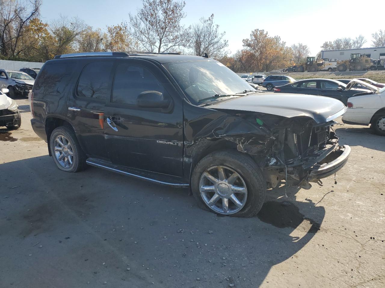 2008 GMC Yukon VIN 1GKFK63808J207099 Copart auction photo, front end / side damage thumbnail 4