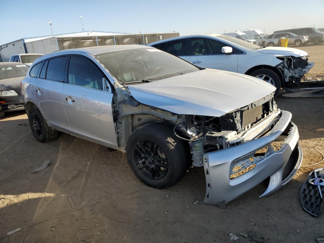 2015 Volvo V60 VIN YV4612HK0F1001108 Copart auction photo, front end / stripped damage thumbnail 4