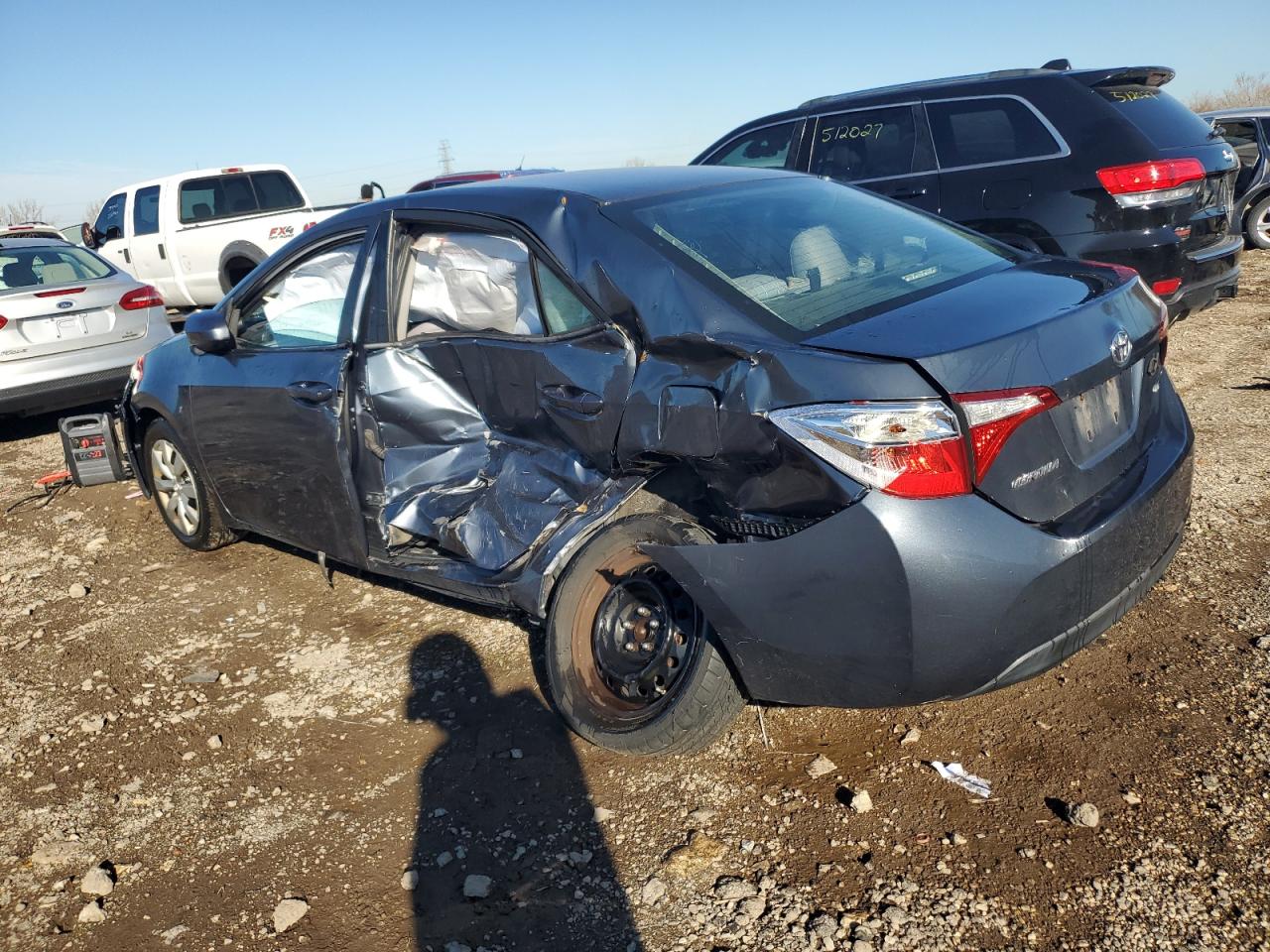 2014 Toyota Corolla VIN 5YFBURHE3EP090565 Copart auction photo, side / rear end damage thumbnail 2