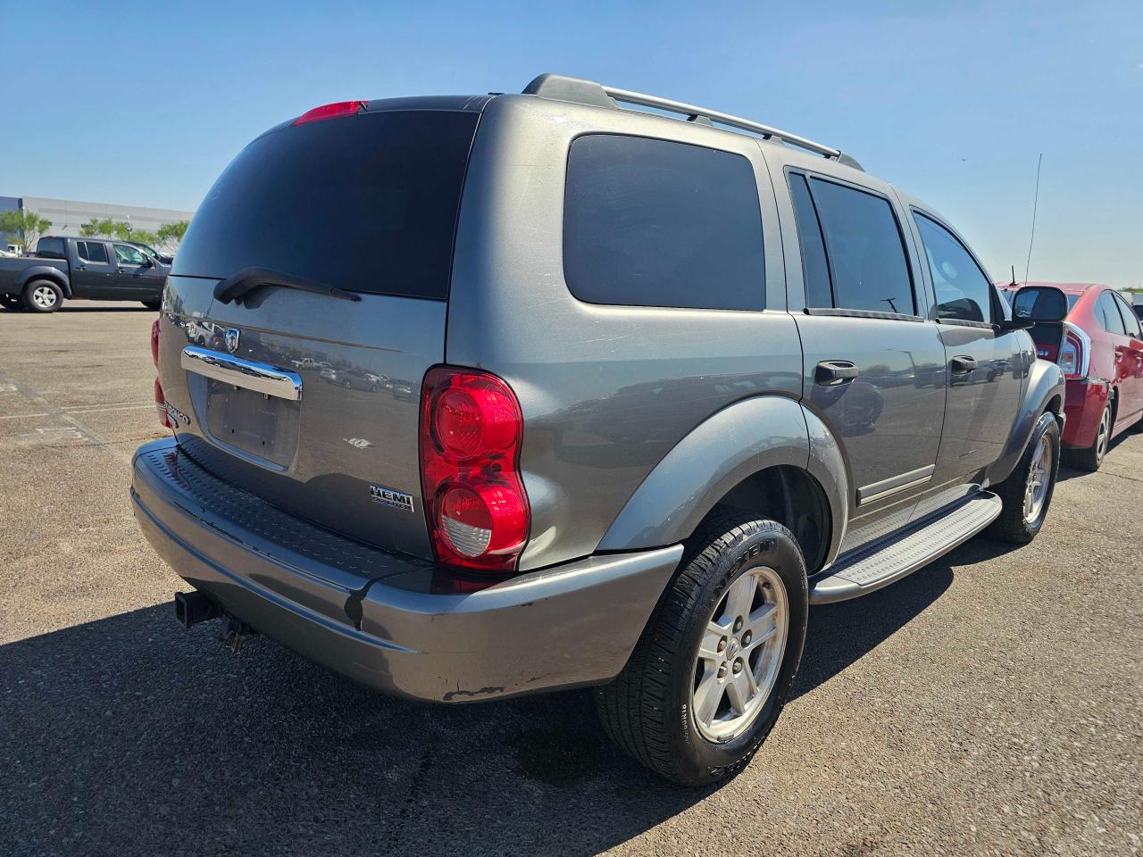 2006 Dodge Durango VIN 1D4HD58226F187972 Copart auction photo, minor dent/scratches / normal wear damage thumbnail 4