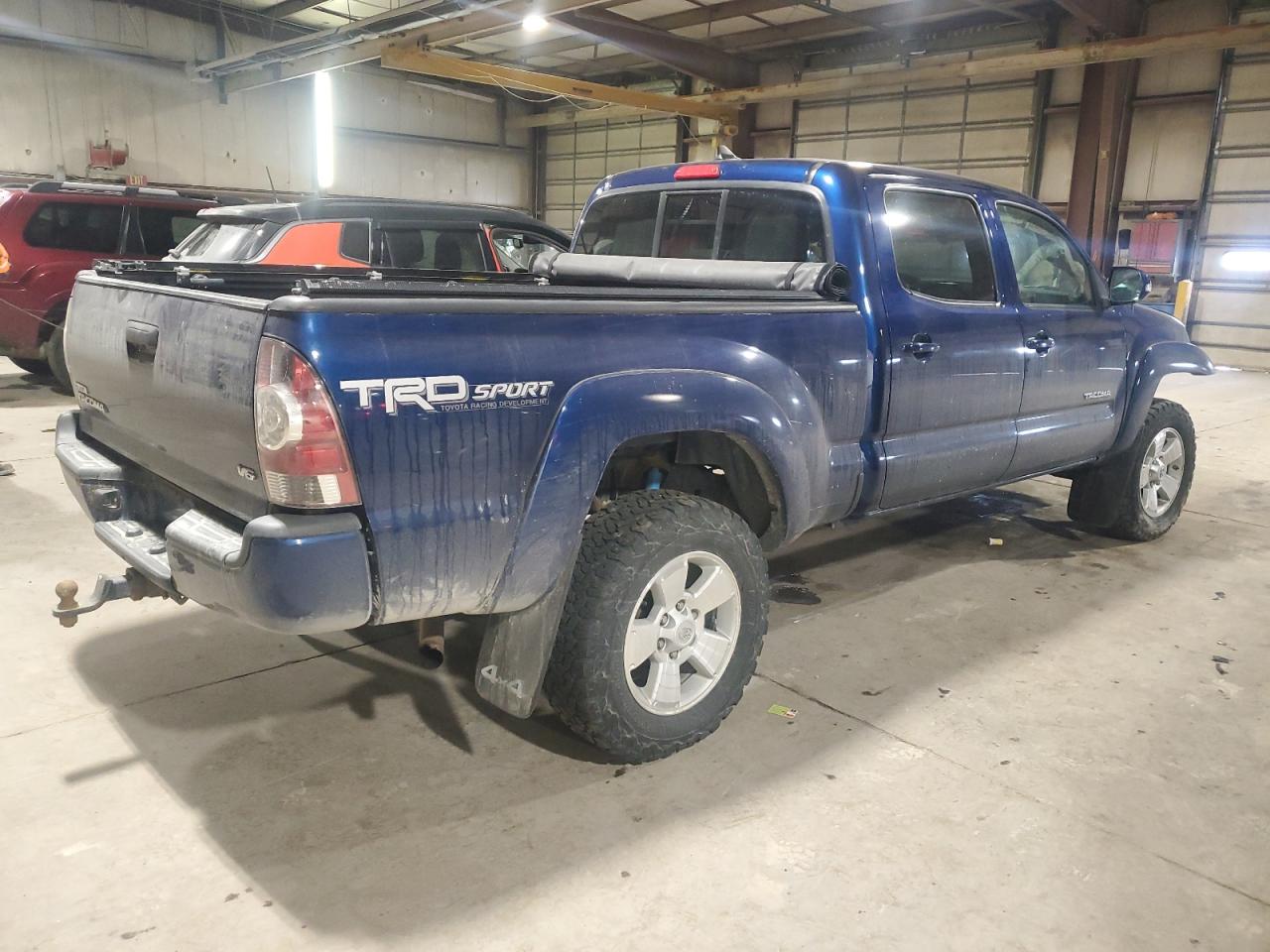 2015 Toyota Tacoma VIN 5TFMU4FN0FX029806 Copart auction photo, front end / undercarriage damage thumbnail 3