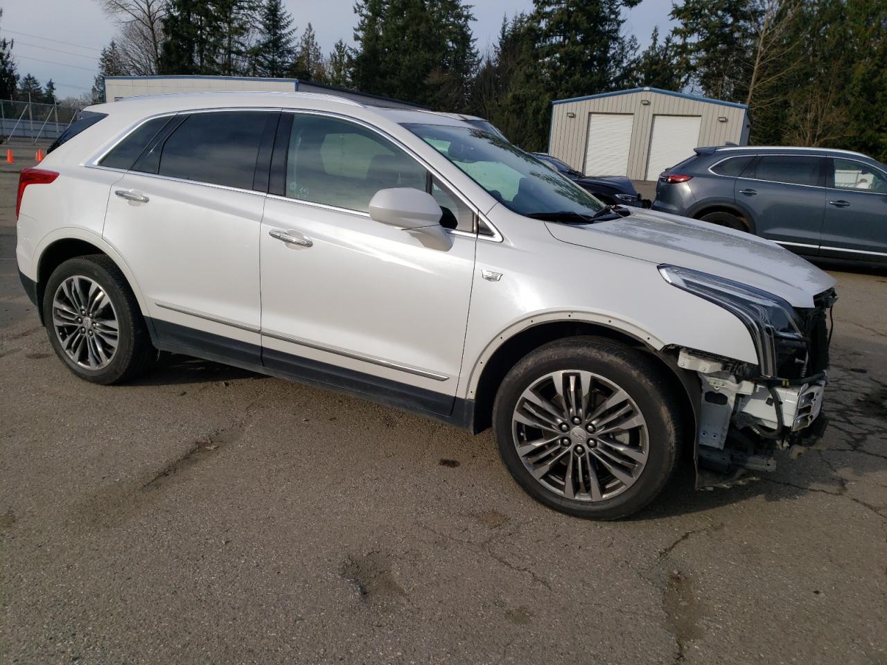 2017 Cadillac XT5 VIN 1GYKNERSXHZ110924 Copart auction photo, front end damage thumbnail 4