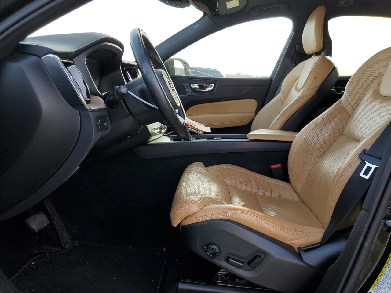 2018 Volvo XC60 VIN YV4102RL6J1035521 Copart auction photo, front end / minor dent/scratches damage thumbnail 7