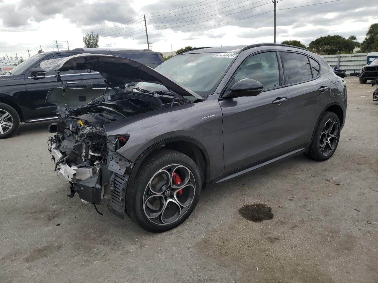2024 Alfa Romeo Stelvio VIN ZASPAKBN1R7D74757