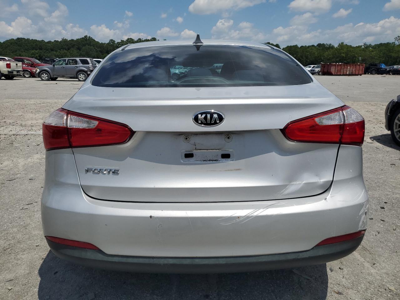 2015 KIA Forte VIN KNAFX4A60F5375654 Copart auction photo, water/flood / rear end damage thumbnail 6