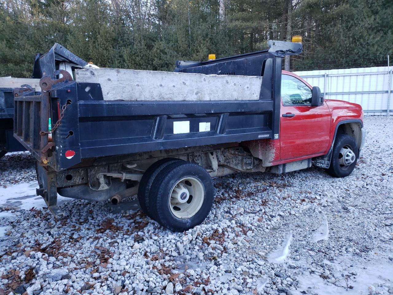 2015 GMC Sierra VIN 1GD321C88FF134934 Copart auction photo, rear end damage thumbnail 3