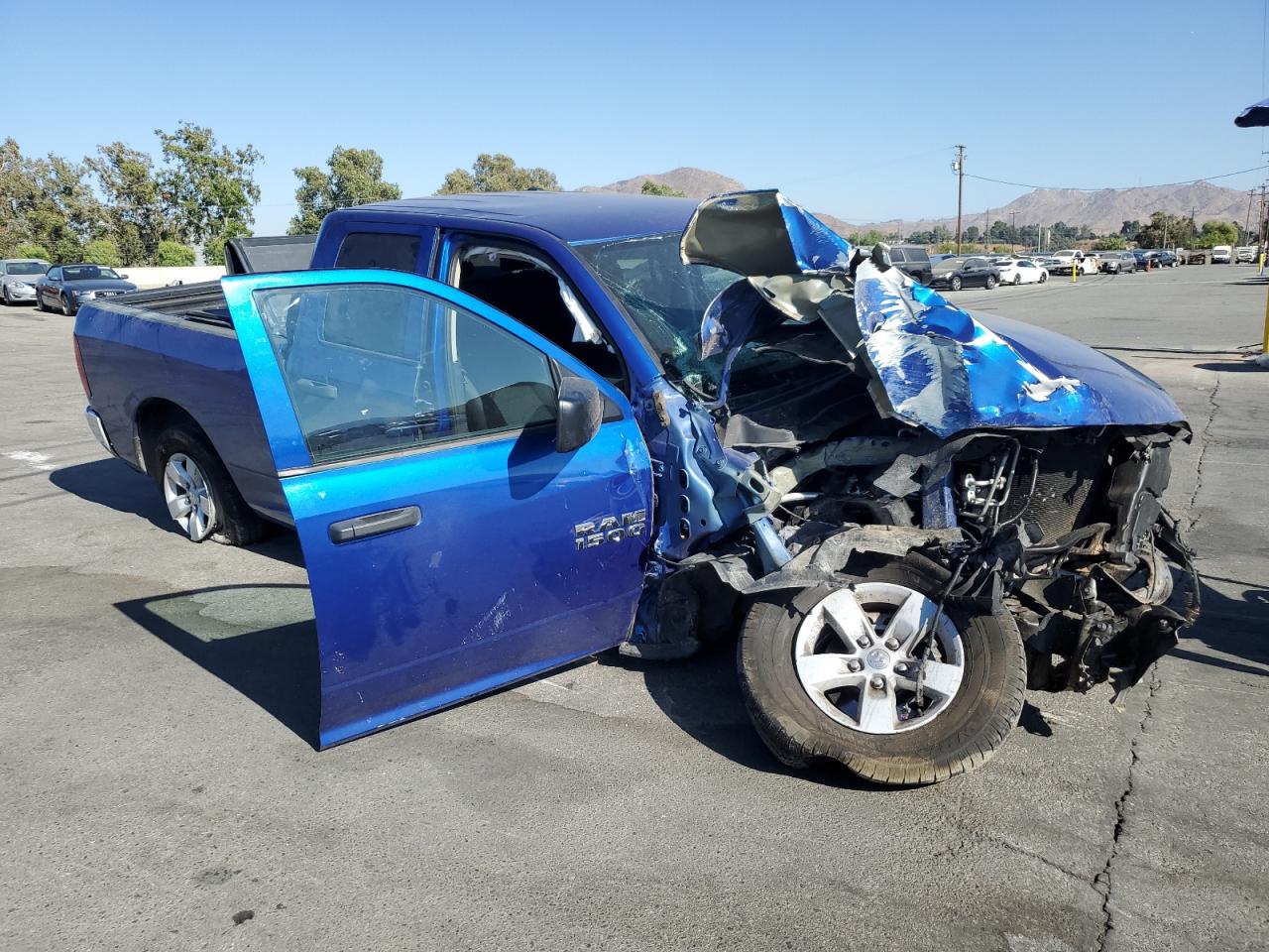 2018 RAM 1500 VIN 1C6RR6FT3JS317866 Copart auction photo, front end / side damage thumbnail 4