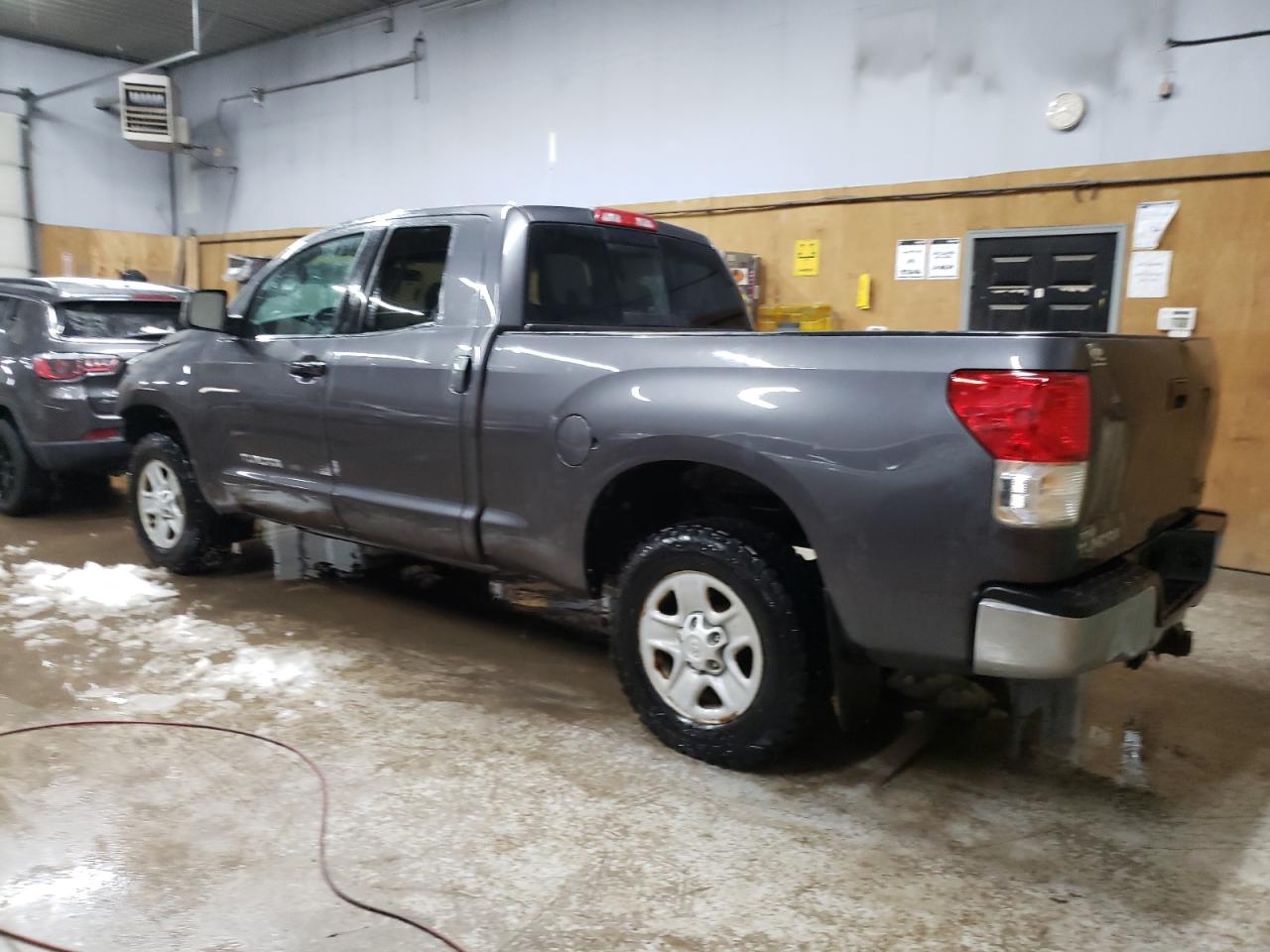 2013 Toyota Tundra VIN 5TFUM5F14DX044809 Copart auction photo, front end / minor dent/scratches damage thumbnail 2