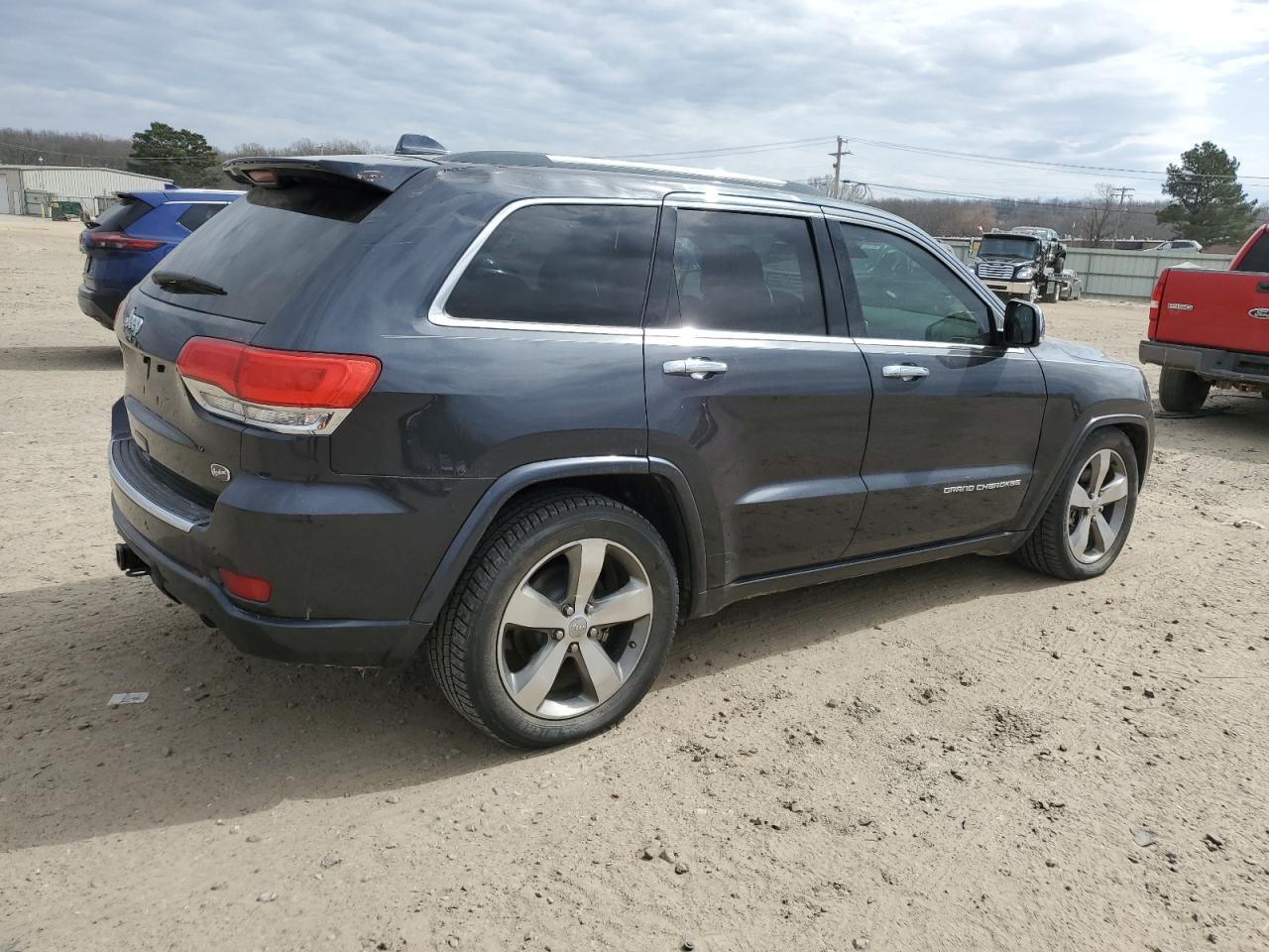 2015 Jeep Grand Cherokee VIN 1C4RJFCG1FC115844 Copart auction photo, minor dent/scratches damage thumbnail 3