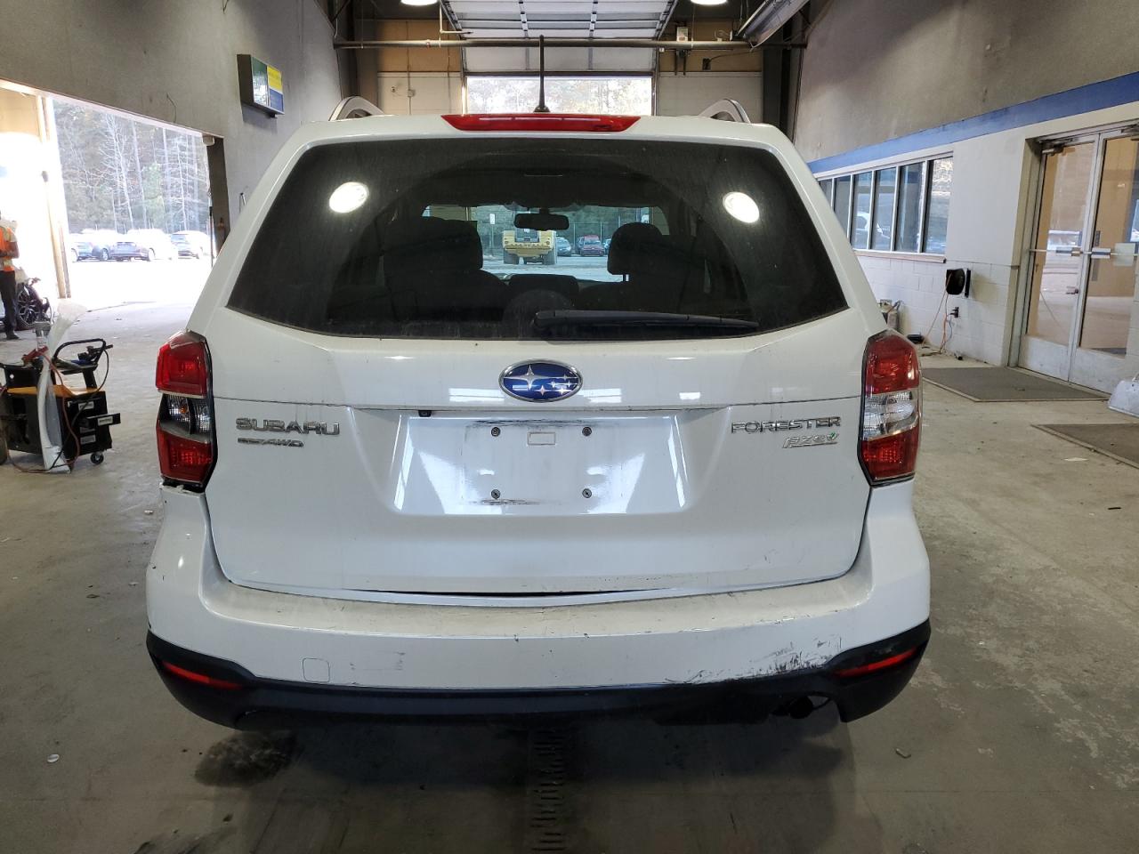 2015 Subaru Forester VIN JF2SJADC8FH563308 Copart auction photo, front end / rear end damage thumbnail 6