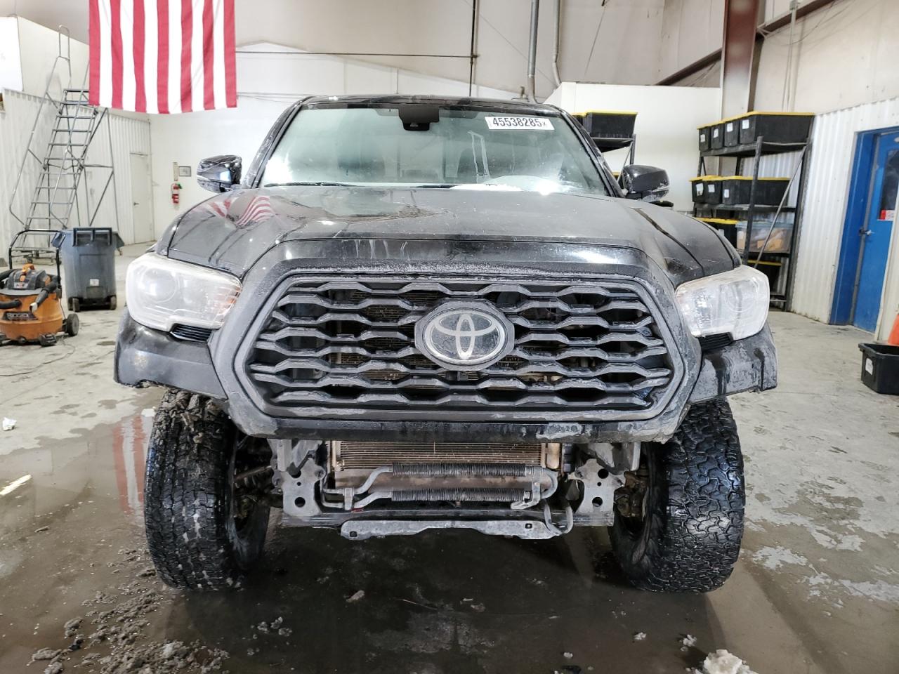 2020 Toyota Tacoma VIN 5TFCZ5AN3LX231240 Copart auction photo, front end / side damage thumbnail 5