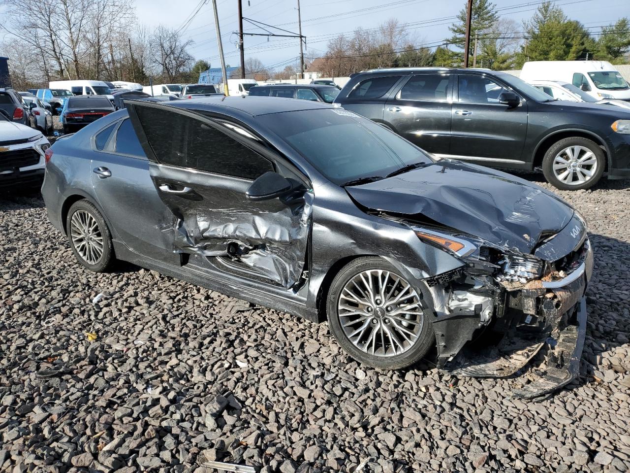 2024 KIA Forte VIN 3KPF54ADXRE762762 Copart auction photo, side / front end damage thumbnail 4