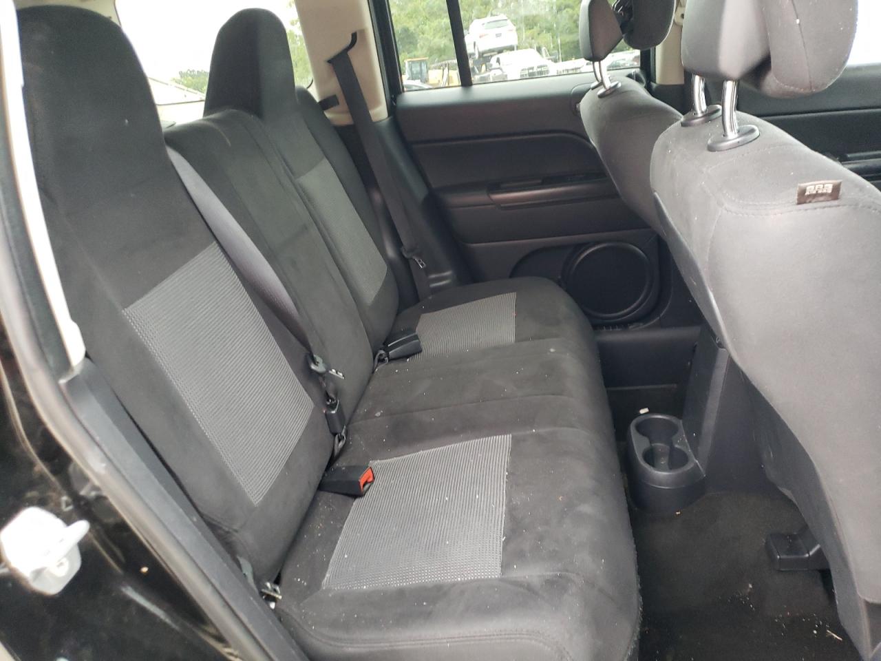2016 Jeep Liberty (Patriot) VIN 1C4NJRBB7GD549560 Copart auction photo, front end / minor dent/scratches damage thumbnail 11