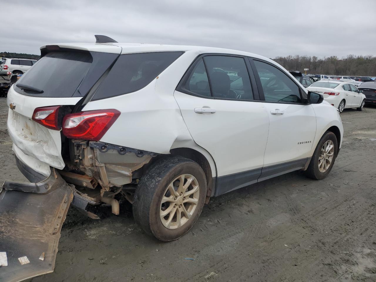 2018 Chevrolet Equinox VIN 2GNAXHEV3J6302403 Copart auction photo, all over damage thumbnail 3