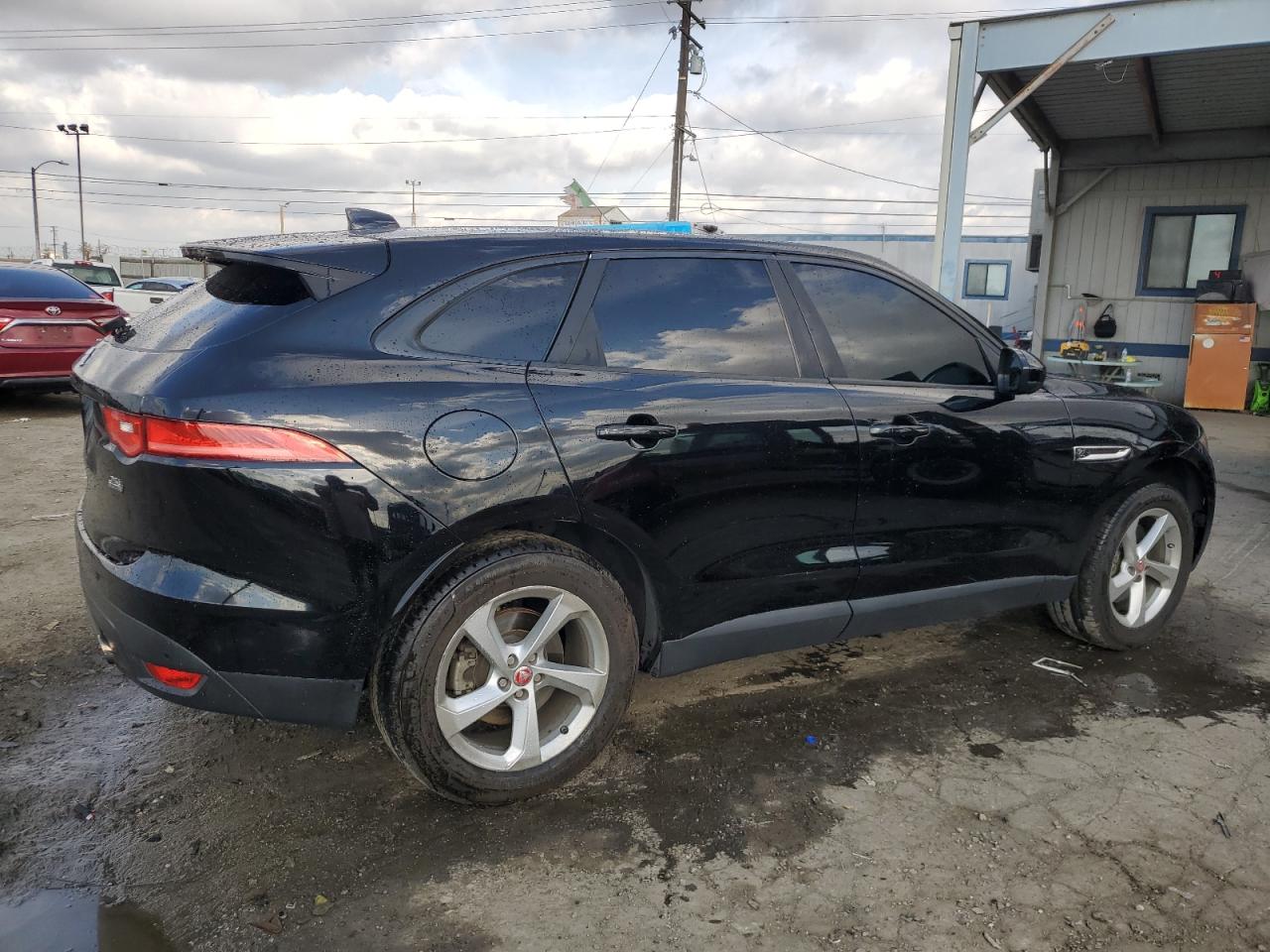 2017 Jaguar F-Pace VIN SADCJ2BV1HA047319 Copart auction photo, side / rear end damage thumbnail 3