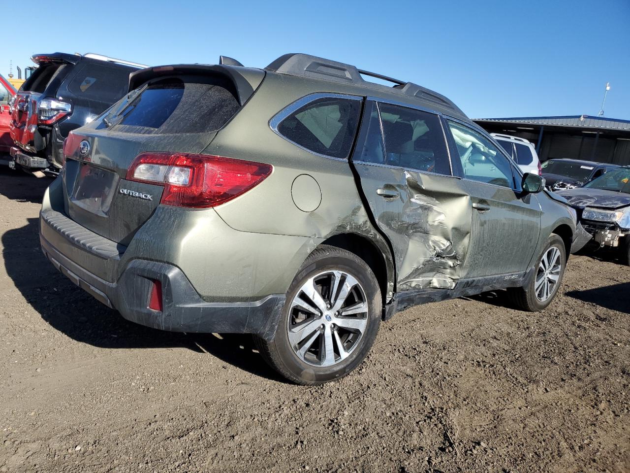 2018 Subaru Outback VIN 4S4BSAKC8J3263302 Copart auction photo, front end / side damage thumbnail 3