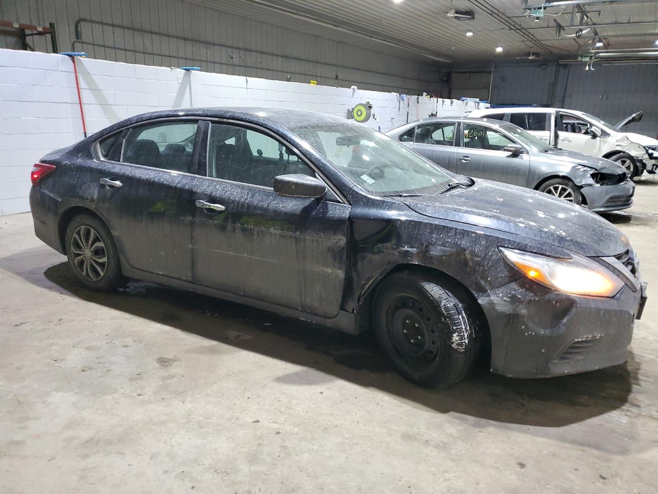 2017 Nissan Altima VIN 1N4AL3AP9HN364950 Copart auction photo, front end / side damage thumbnail 4