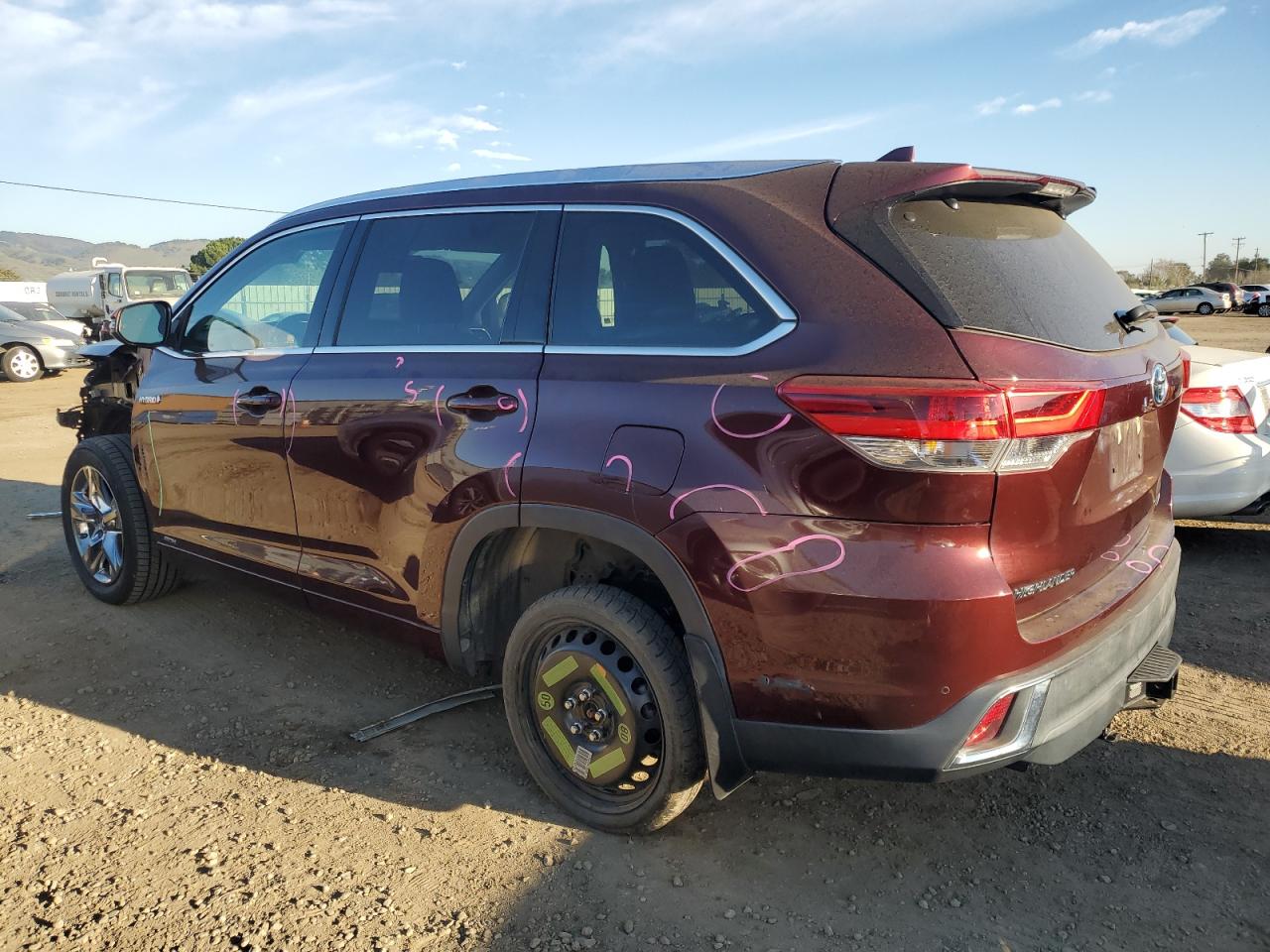 2019 Toyota Highlander VIN 5TDDGRFH1KS068533 Copart auction photo, front end / undercarriage damage thumbnail 2