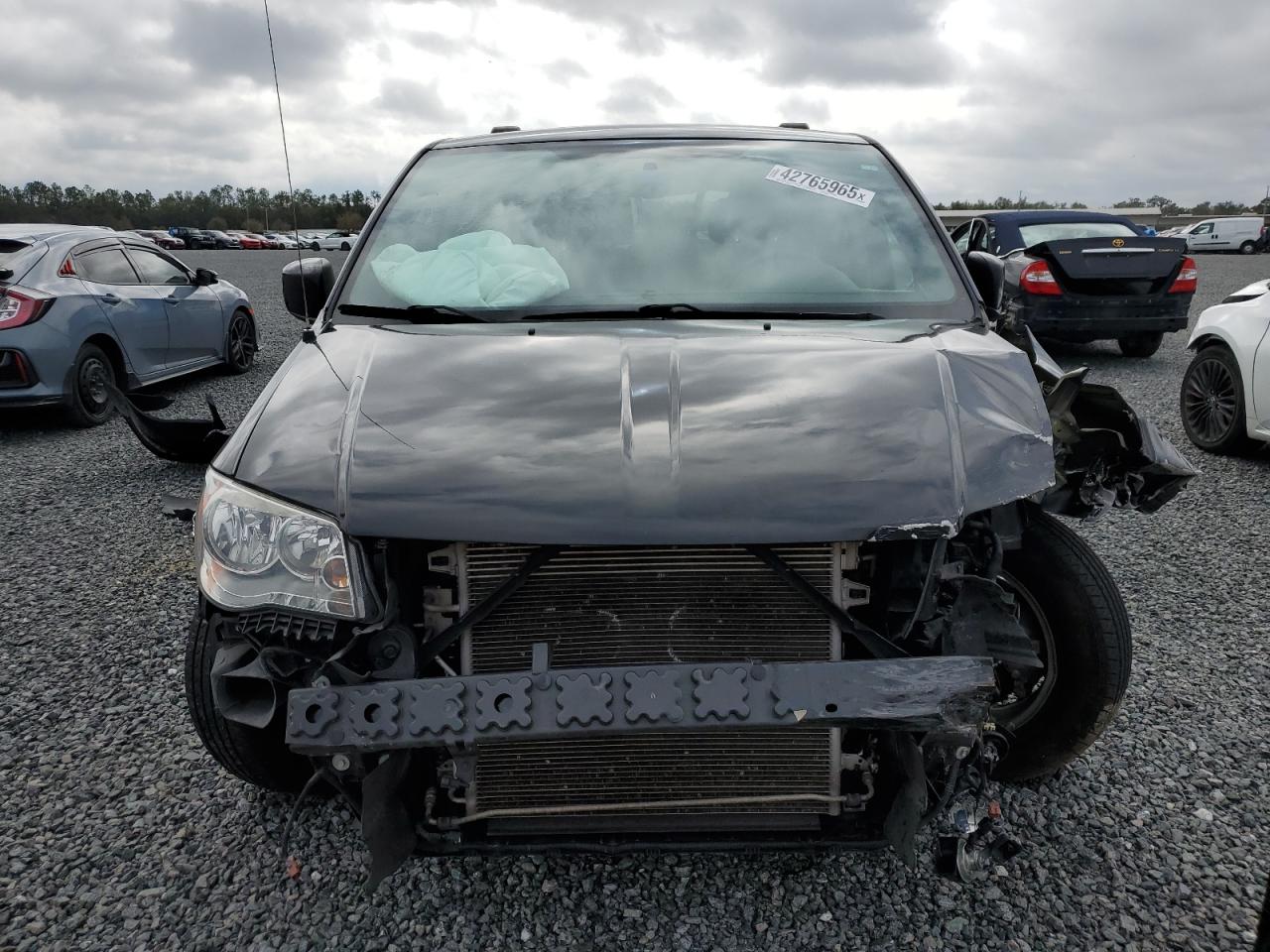 2017 Dodge Caravan VIN 2C4RDGCG0HR714368 Copart auction photo, front end / side damage thumbnail 5