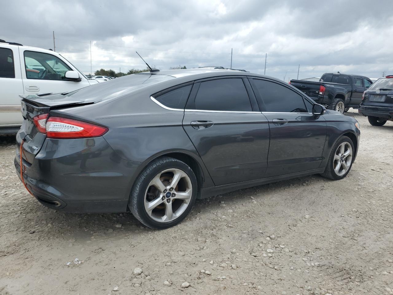 2016 Ford Fusion VIN 3FA6P0T90GR264464 Copart auction photo, normal wear / minor dent/scratches damage thumbnail 3