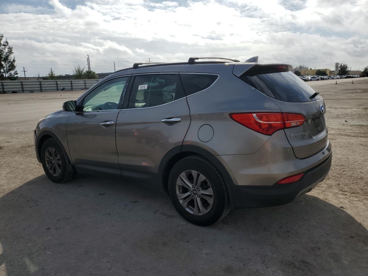 2015 Hyundai Santa Fe VIN 5XYZU3LBXFG257096 Copart auction photo, front end / side damage thumbnail 2