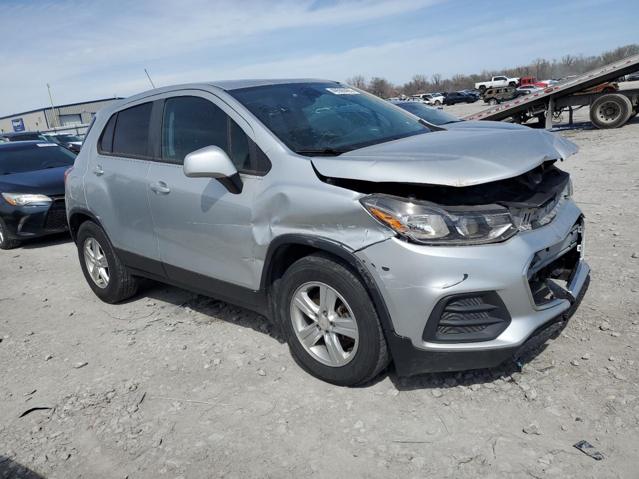 2020 Chevrolet Trax VIN KL7CJKSB7LB330258 Copart auction photo, front end / side damage thumbnail 4