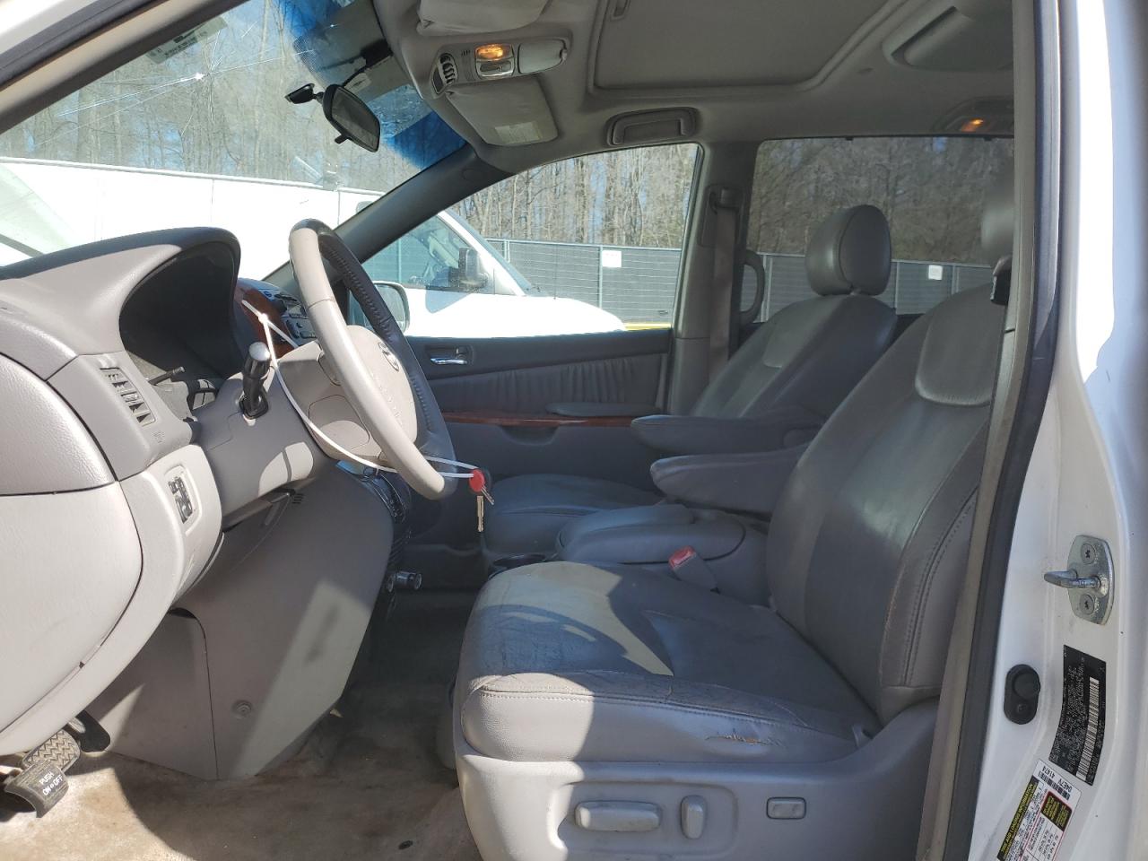 2008 Toyota Sienna VIN 5TDZK22C78S113652 Copart auction photo, rear end damage thumbnail 7