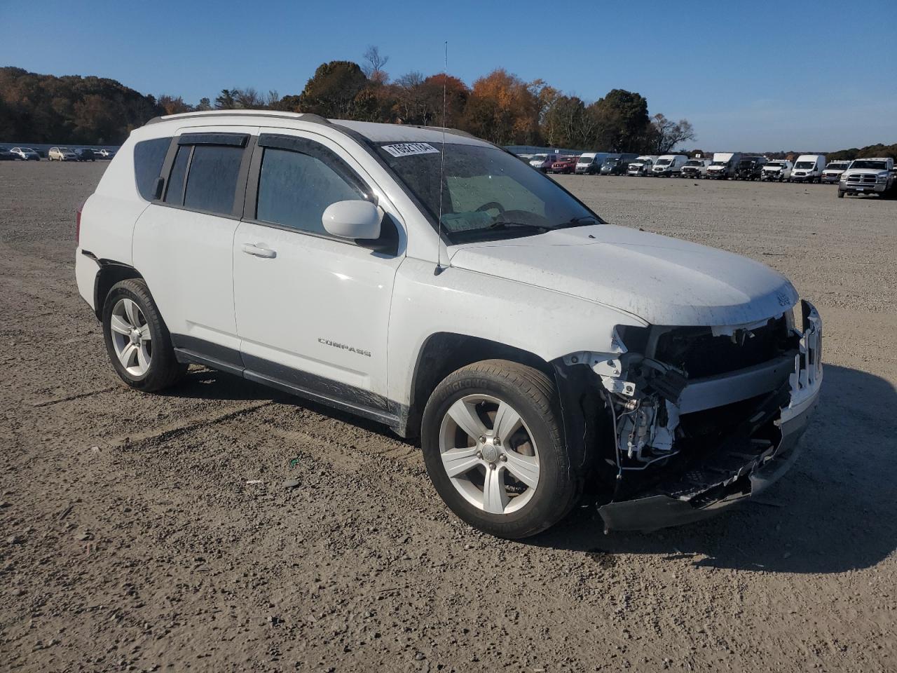 2016 Jeep Compass VIN 1C4NJDEB6GD733175 Copart auction photo, front end / rear end damage thumbnail 4