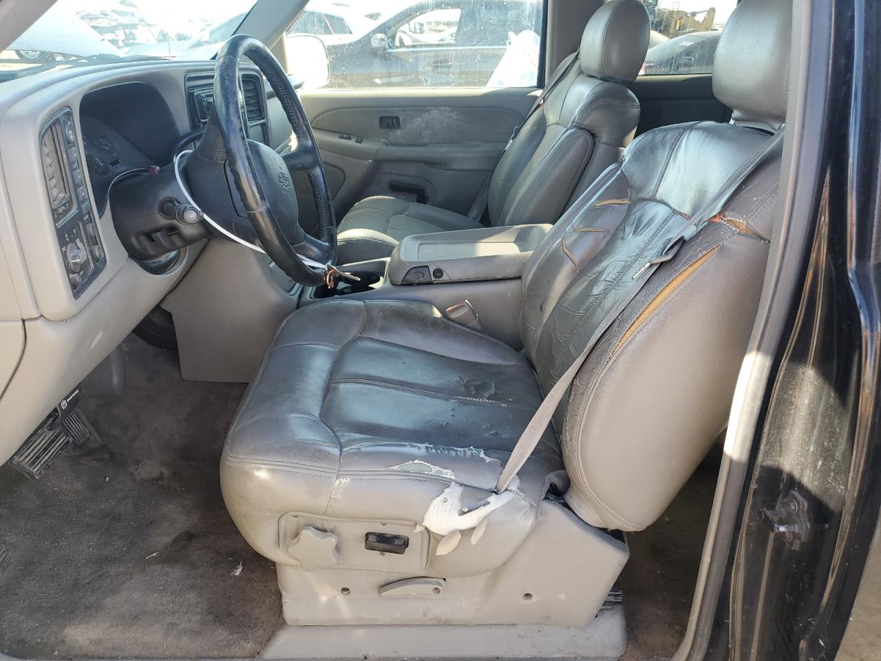 2000 Chevrolet Silverado VIN 1GCEK19T3YE128282 Copart auction photo, side / rear end damage thumbnail 7
