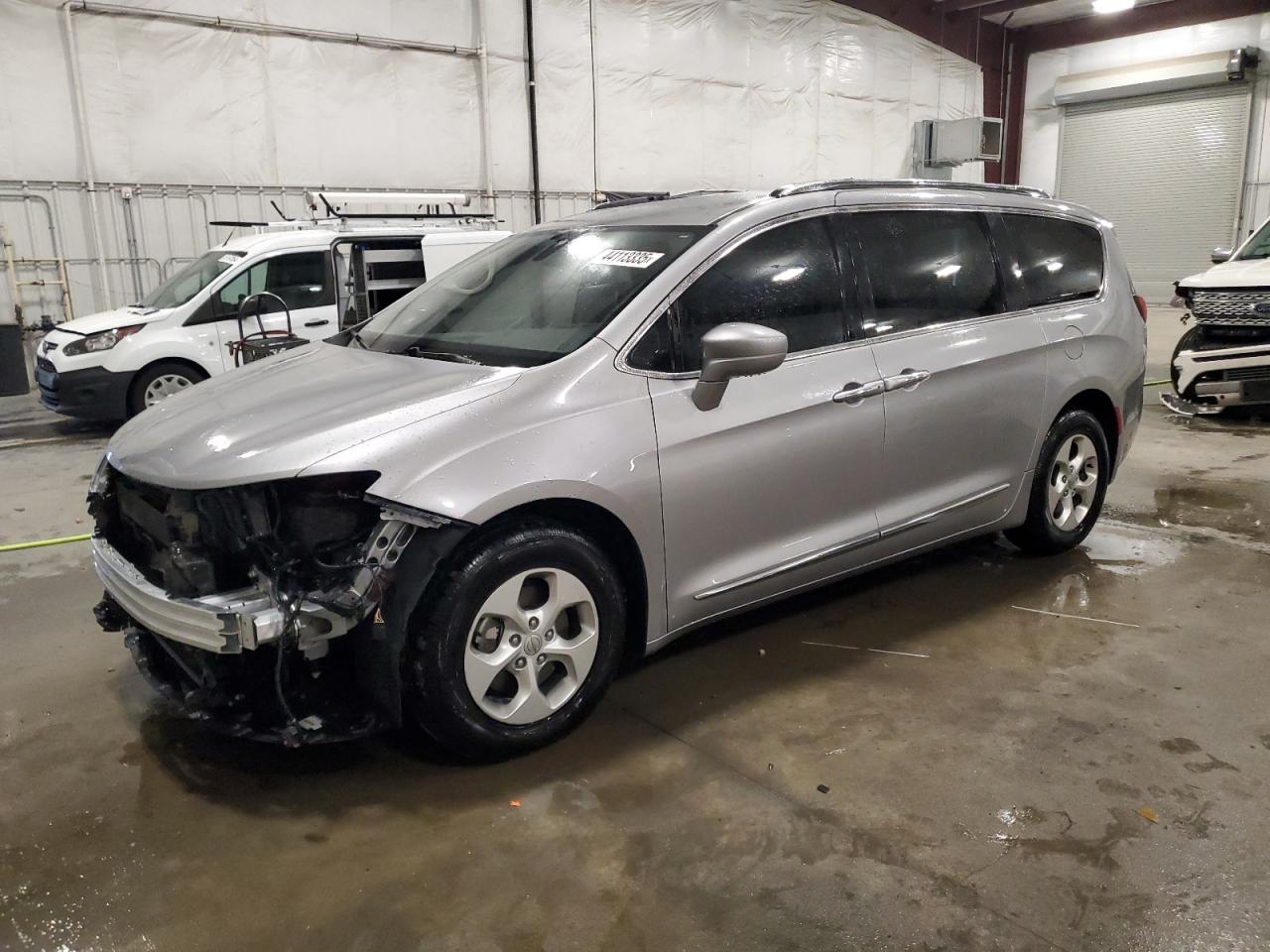 2017 Chrysler Pacifica VIN 2C4RC1EG4HR811294