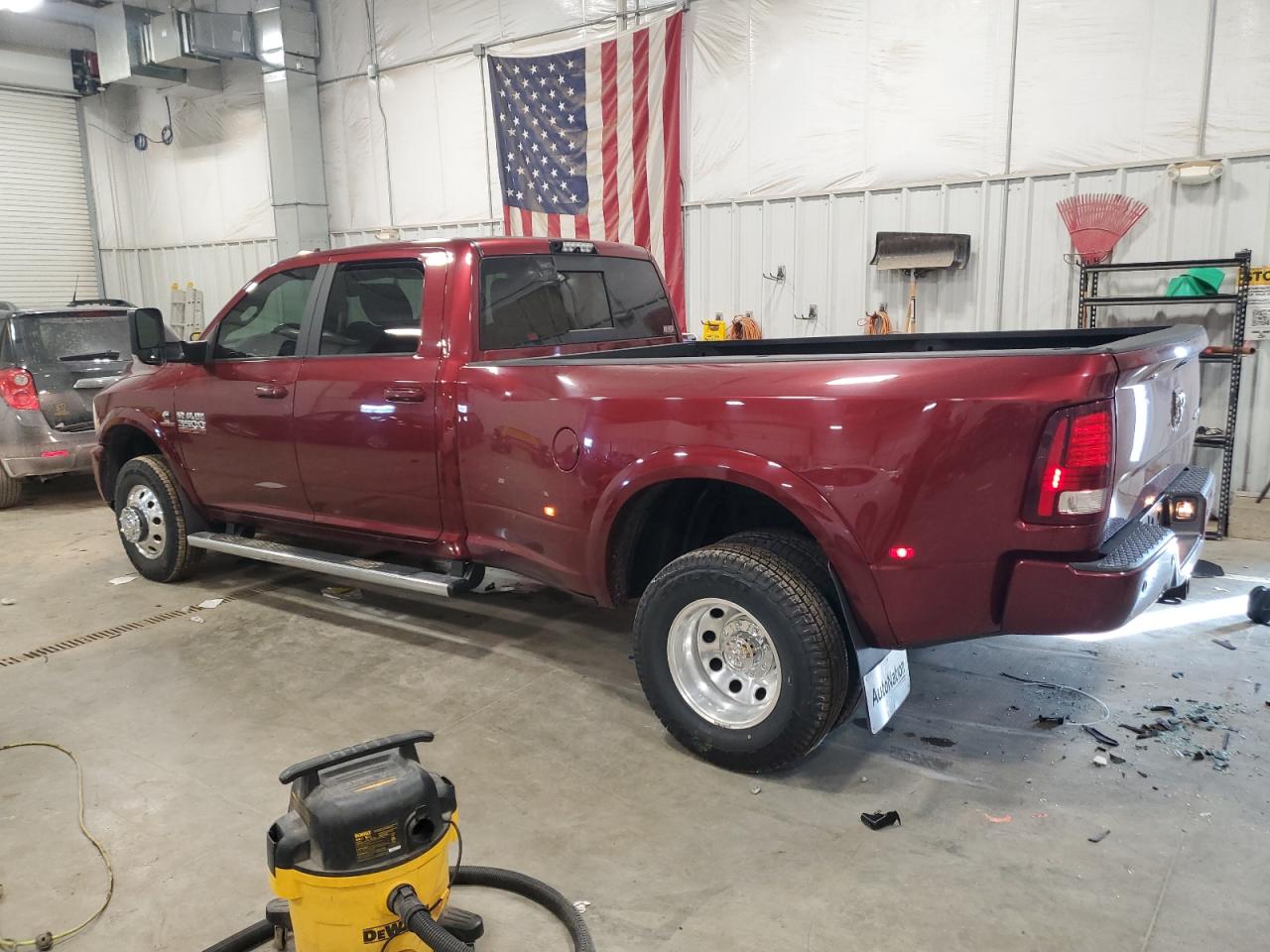 2018 RAM 3500 VIN 3C63RRJL7JG408483 Copart auction photo, side damage thumbnail 2