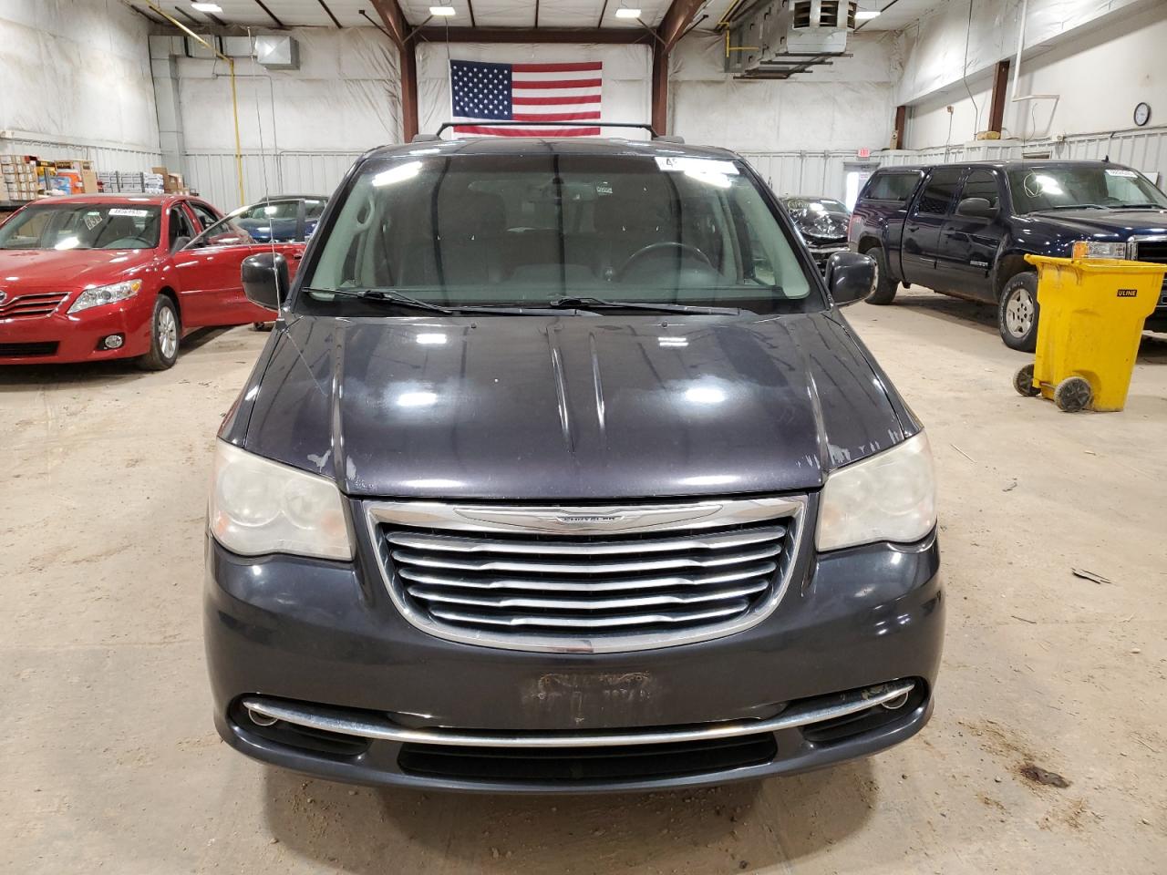 2013 Chrysler Town & Country VIN 2C4RC1BG1DR674541 Copart auction photo, minor dent/scratches damage thumbnail 5